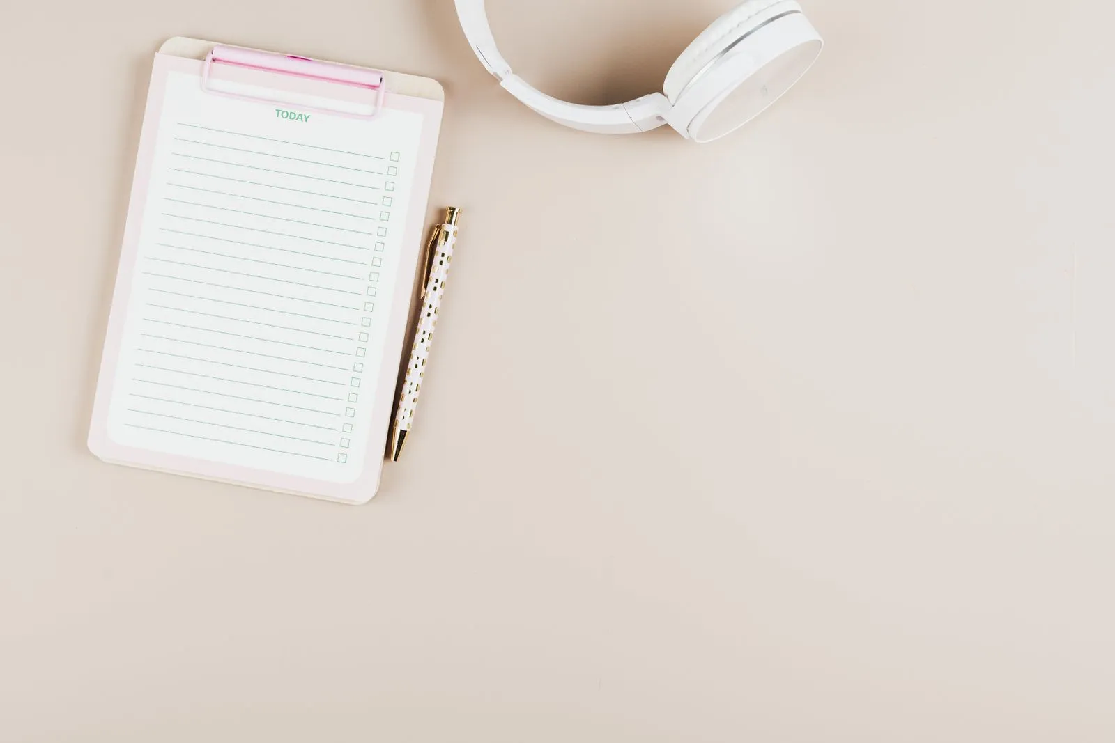 A Wedding Planning Timeline That Feels Manageable